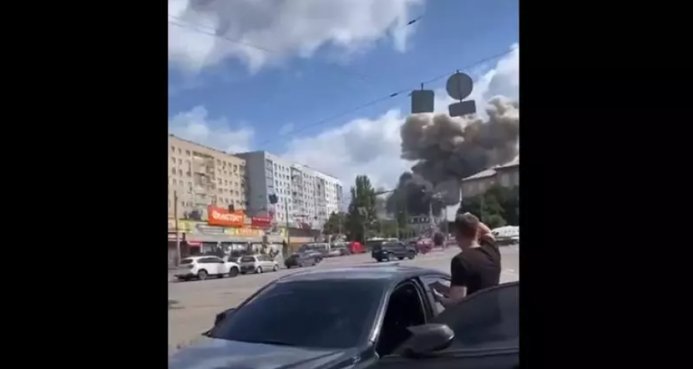 Rusia a atacat o nouă ţintă civilă în Ucraina. O clădire birouri din Viniţia, lovită de trei rachete